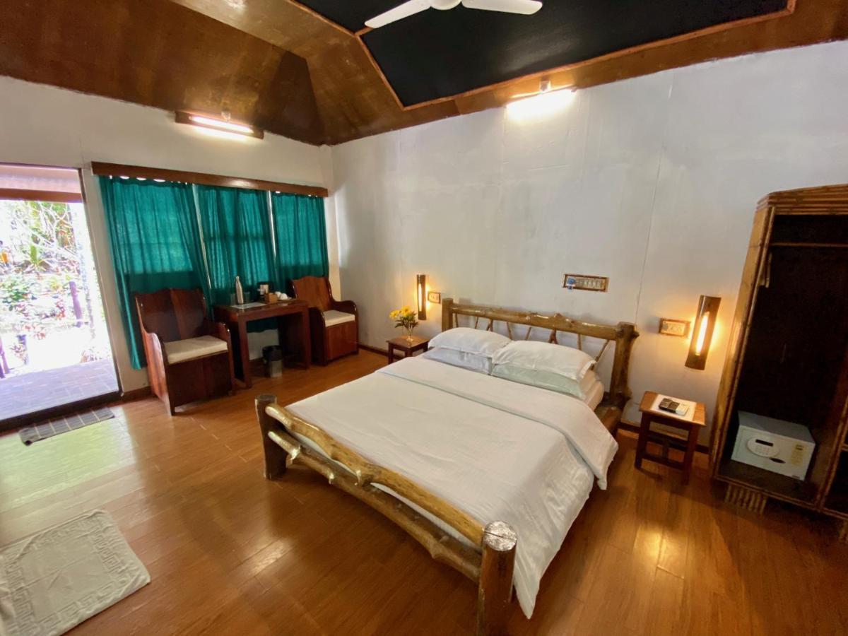 Wild Orchid Hotel Kala Pathar Beach Exterior photo