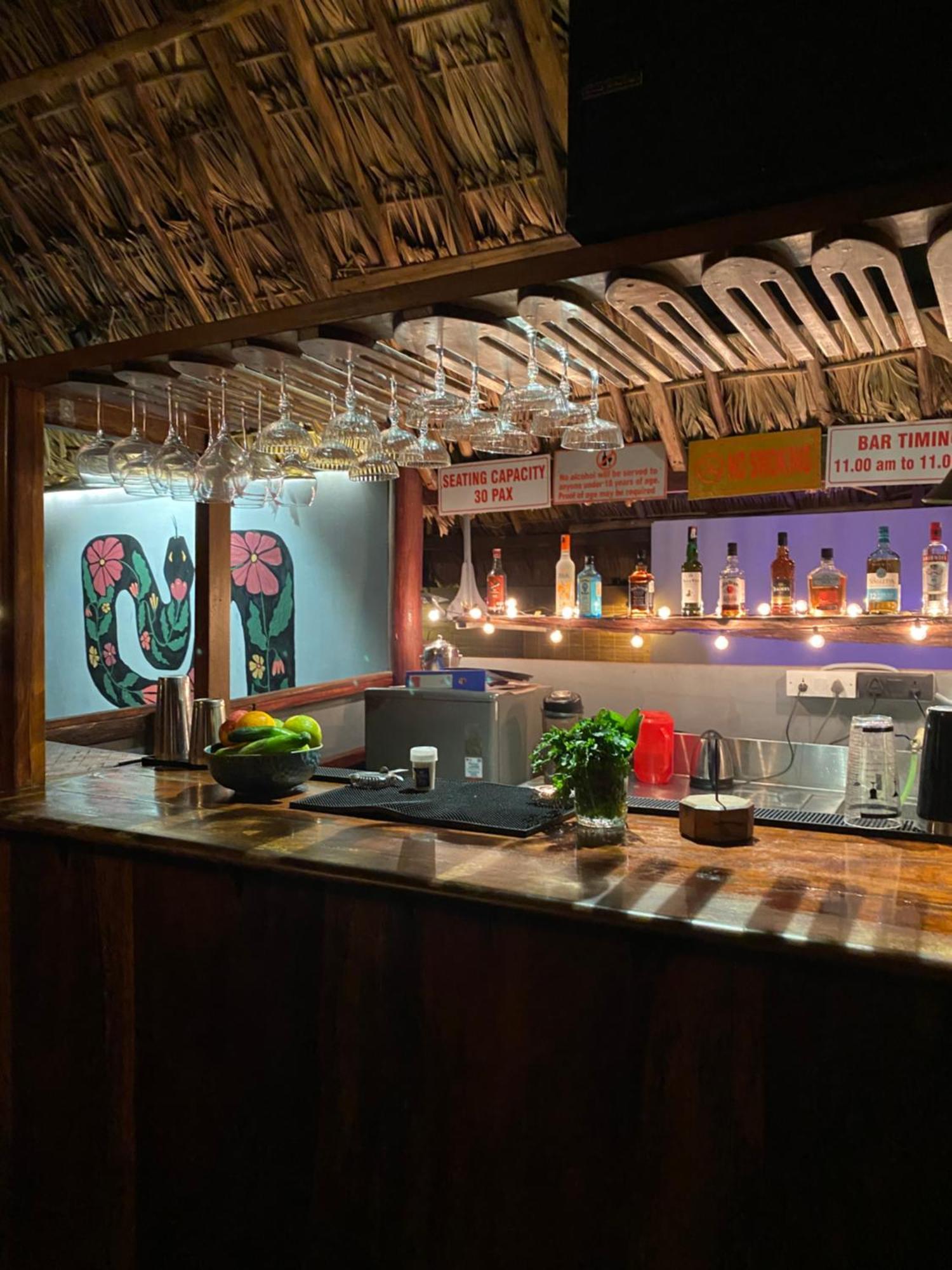 Wild Orchid Hotel Kala Pathar Beach Exterior photo